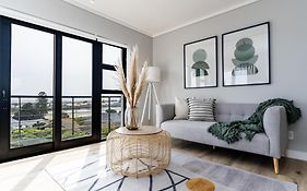 Burmeister403 - Modern 1 Bedroom Apartment Across From Ocean